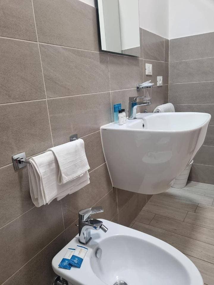 Foto 7 von 17: Double Room with Private Bathroom
