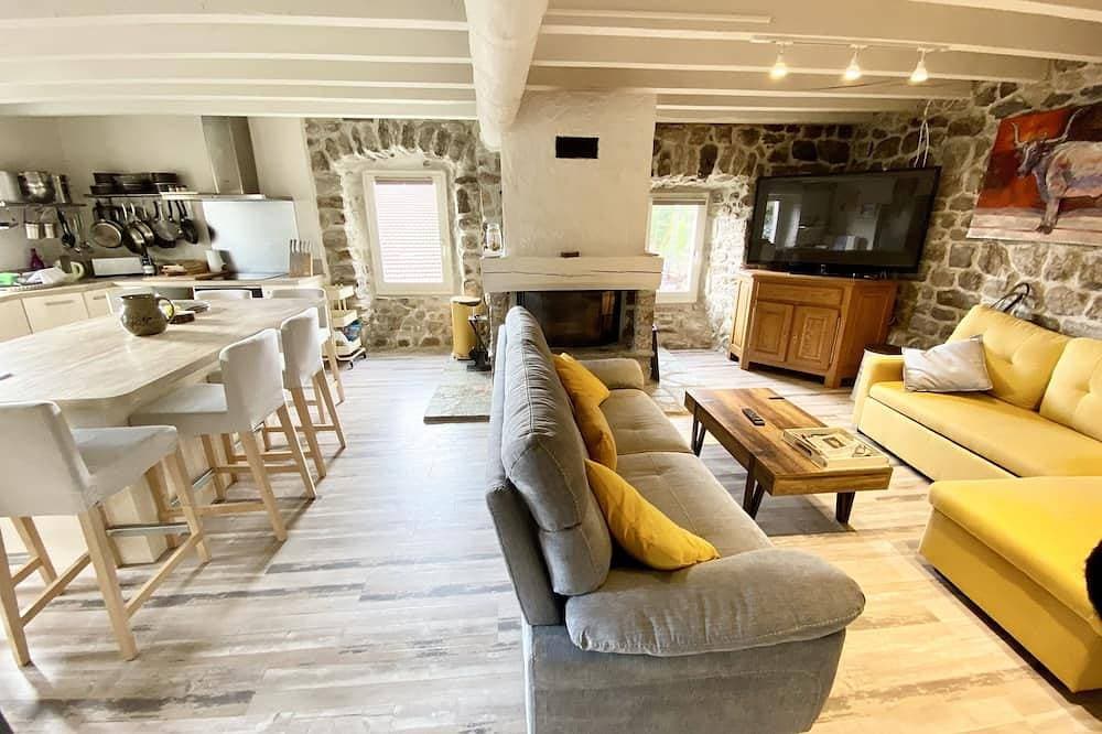 Foto 5 von 30: Ferme Cosy 15p sur la Montagne Ardéchoise, Salle de Réception