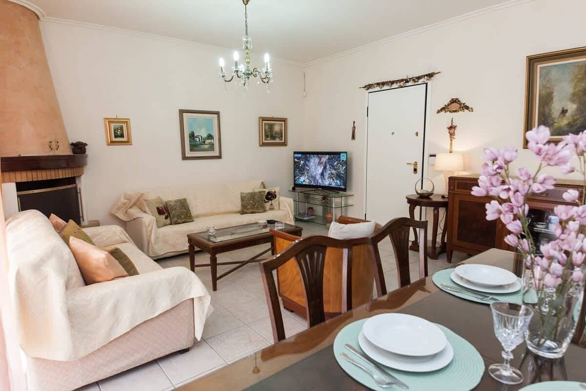 Foto 2 von 60: Sophisticated 2-Bedroom Retreat in Petroupoli