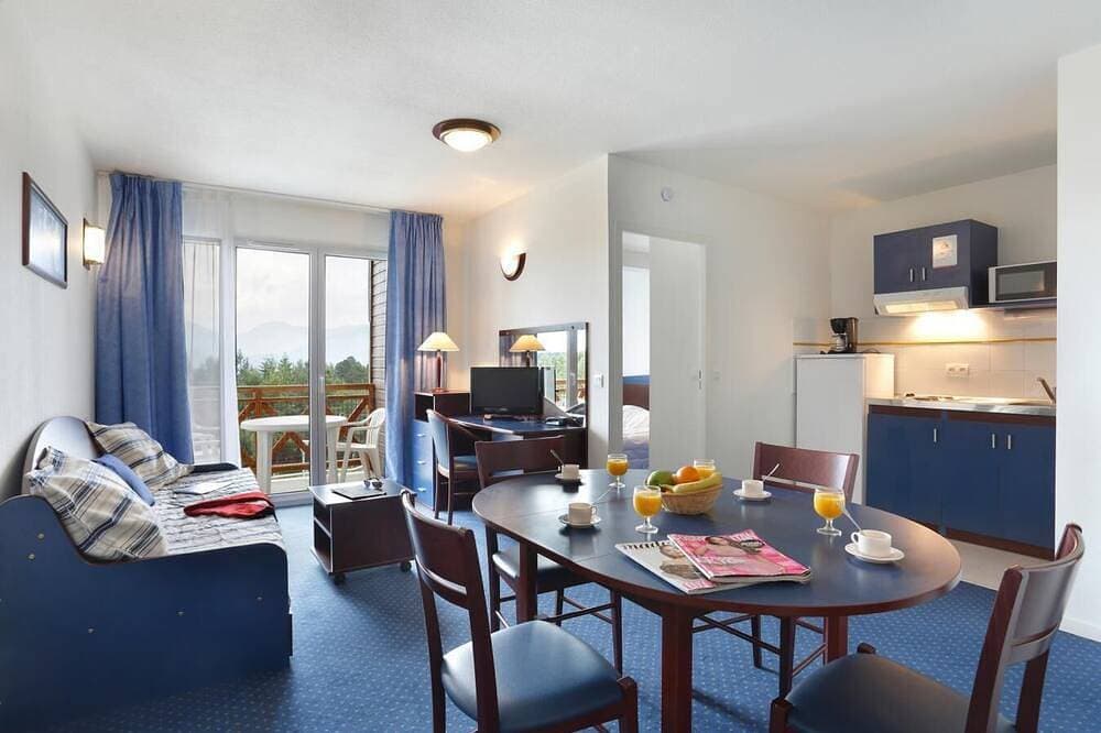 Wifi, fitness, schwimmbad, balkon, fernseher, schließfach für die skier, 25m², Pyrénées 2000 1