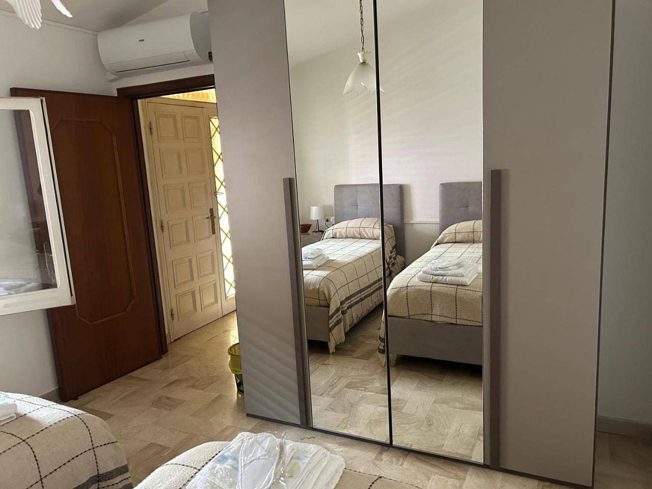 Foto 9 von 11: Twin Room
