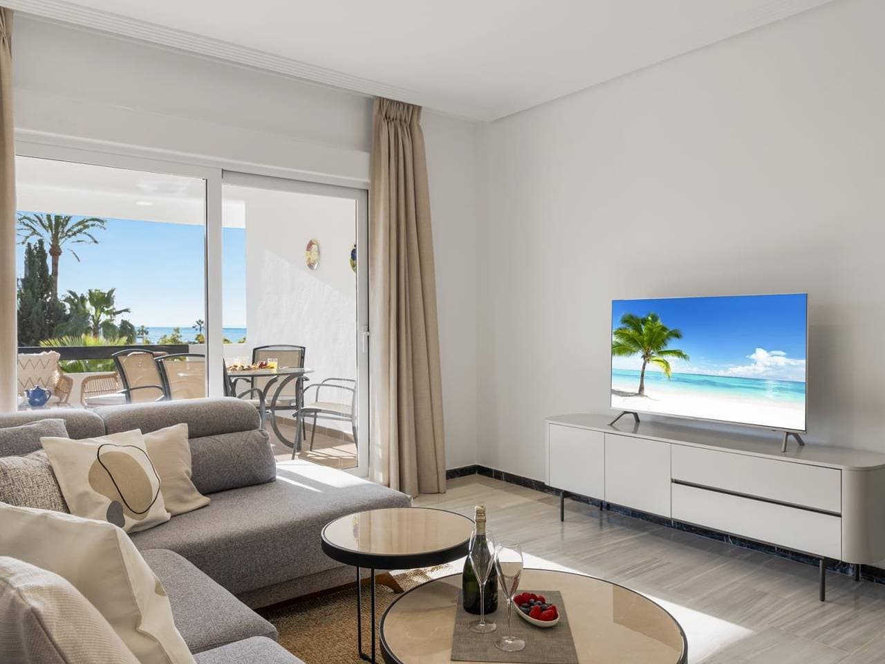 Foto 5 von 43: Ferienwohnung für 4 Personen mit Pool