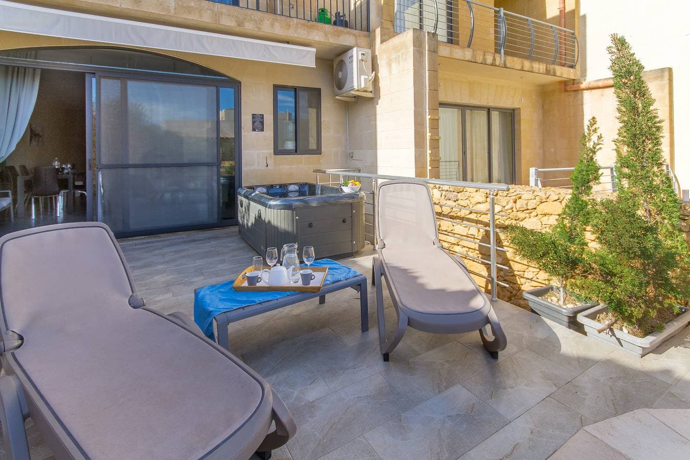 Foto 4 von 34: Ta'Siku Gozitan villa + Pool & hot tub