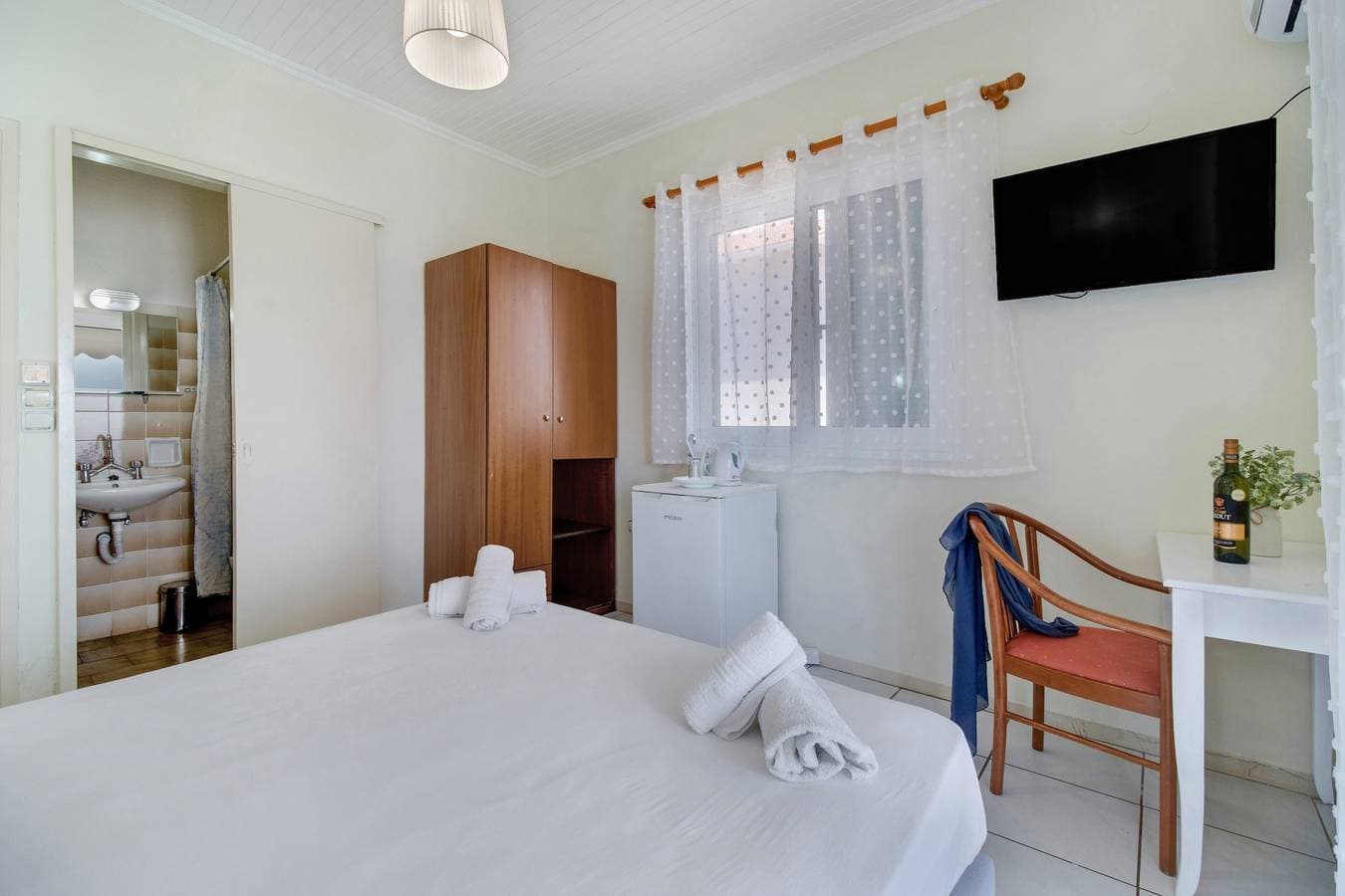 Foto 8 von 19: Zimmer 'S9 Room' mit Meerblick, WLAN und Klimaanlage