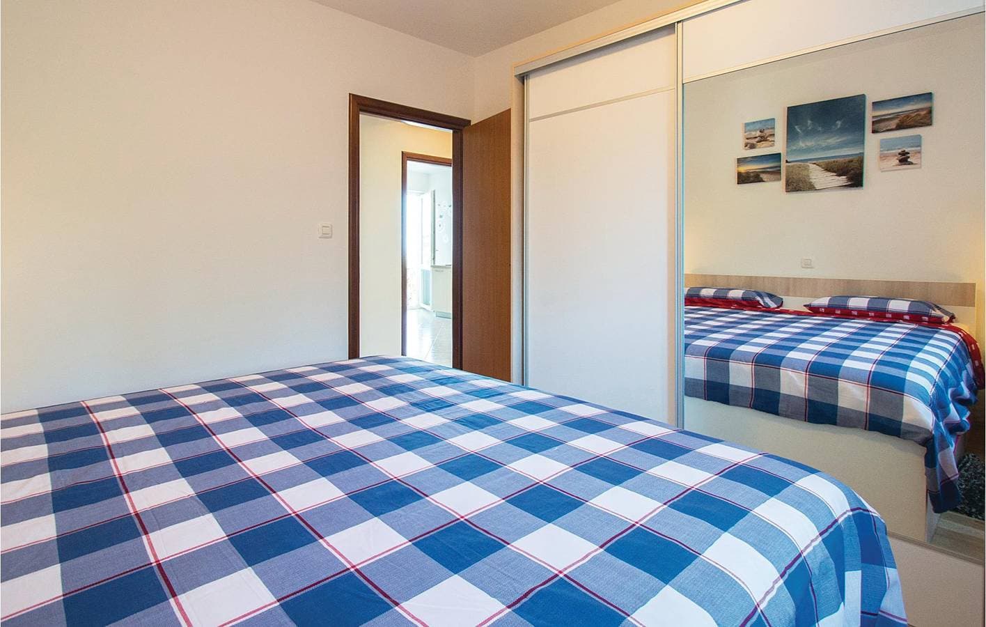 Foto 11 von 24: Apartment am Meer mit Terrasse, WLAN und Parkplatz – 2 km von Duga Luka entfernt