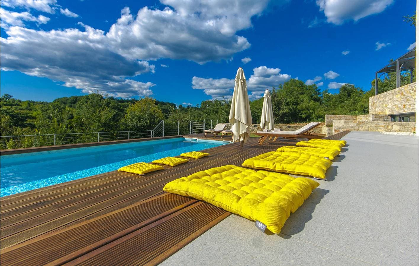 Foto 3 von 26: Geräumige 1-Zimmer-Wohnung mit Pool, WLAN und Parkplatz