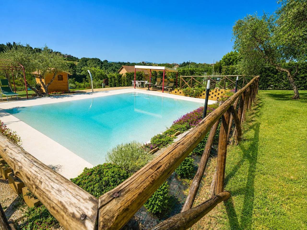Foto 2 von 21: Villa für 5 Personen mit Garten