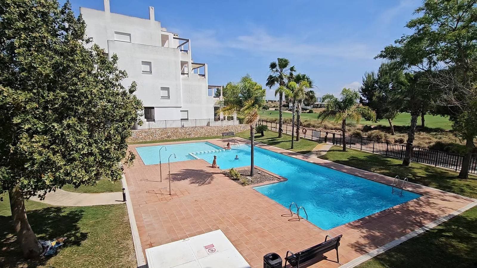 Foto 2 von 21: Wunderschöne 2-Zimmer-Penthousewohnung im Condado de Alhama Golf Resort mit Pools, Klimaanlage, WLAN