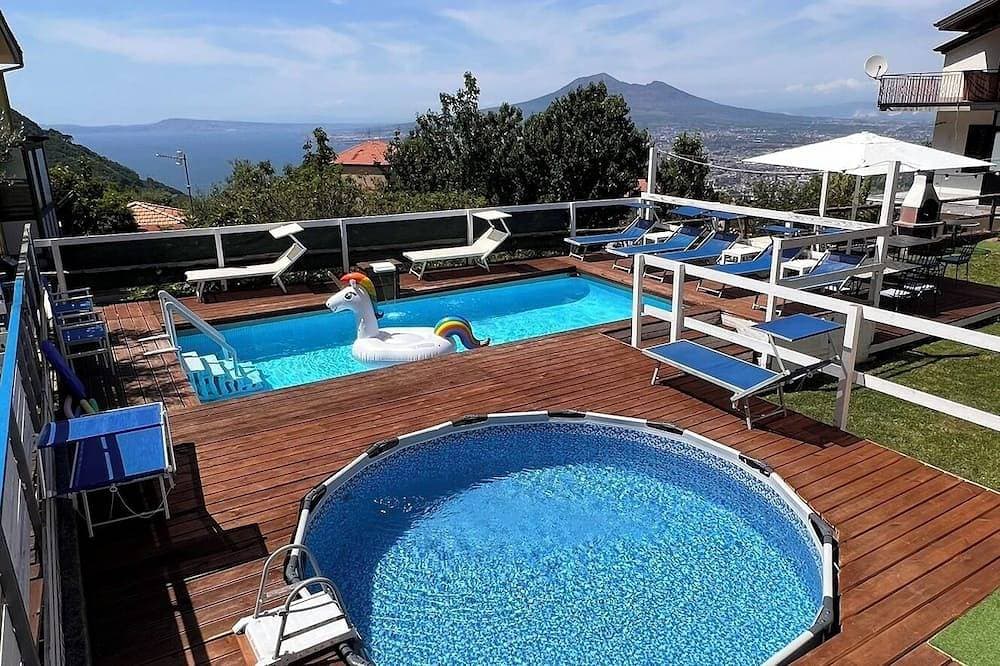 Ferienwohnung mit atemberaubendem Ausblick auf den \"Golfo di Napoli\" 1
