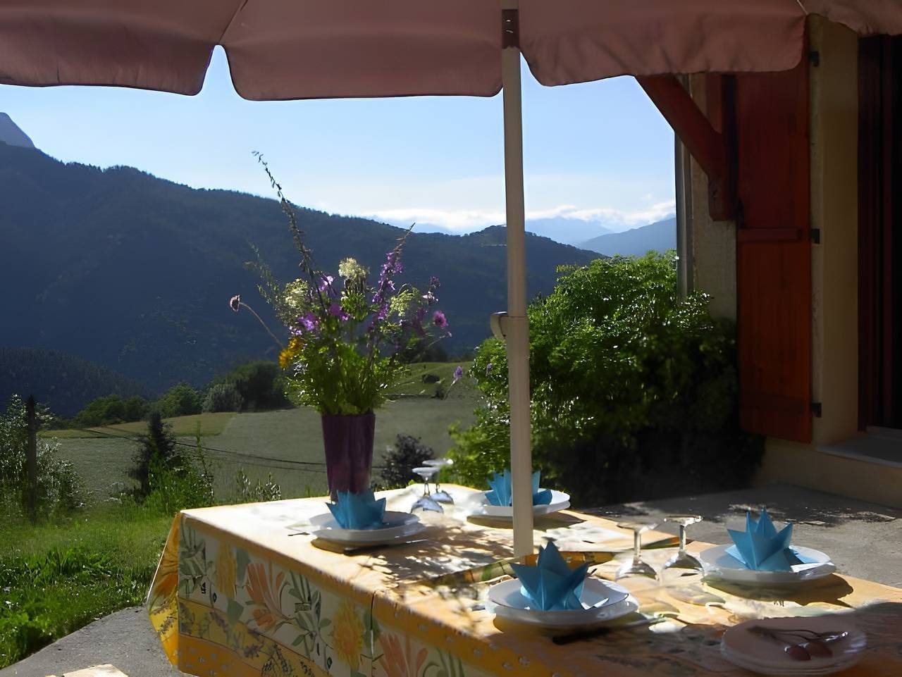 Foto 10 von 28: Gîte für 6 Personen mit Bergblick und Balkon