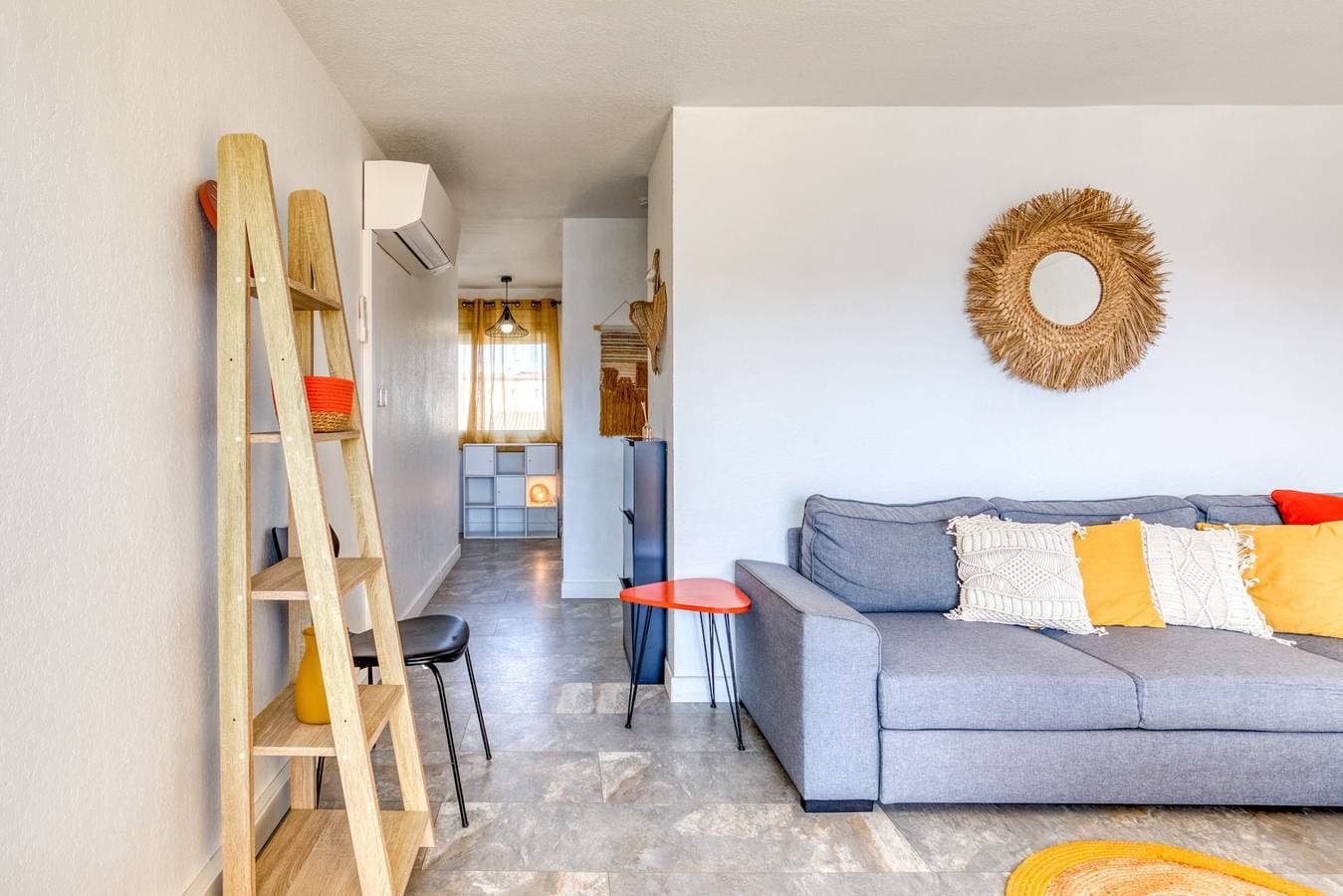 Foto 8 von 23: Apartment 'Super auf der Fischerinsel' mit Meerblick, privater Terrasse & Klimaanlage