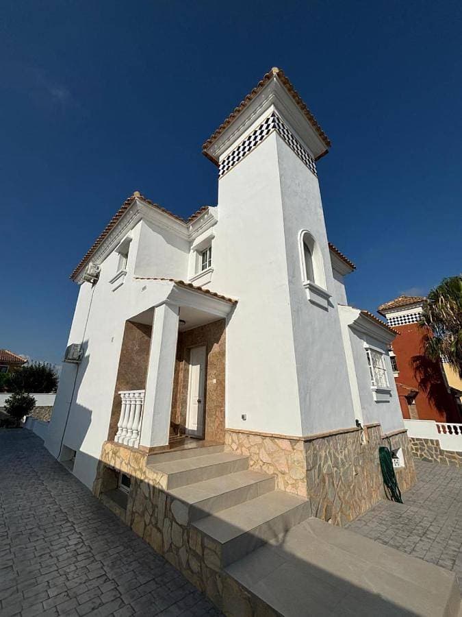 Beautiful villa for 8 people 1
