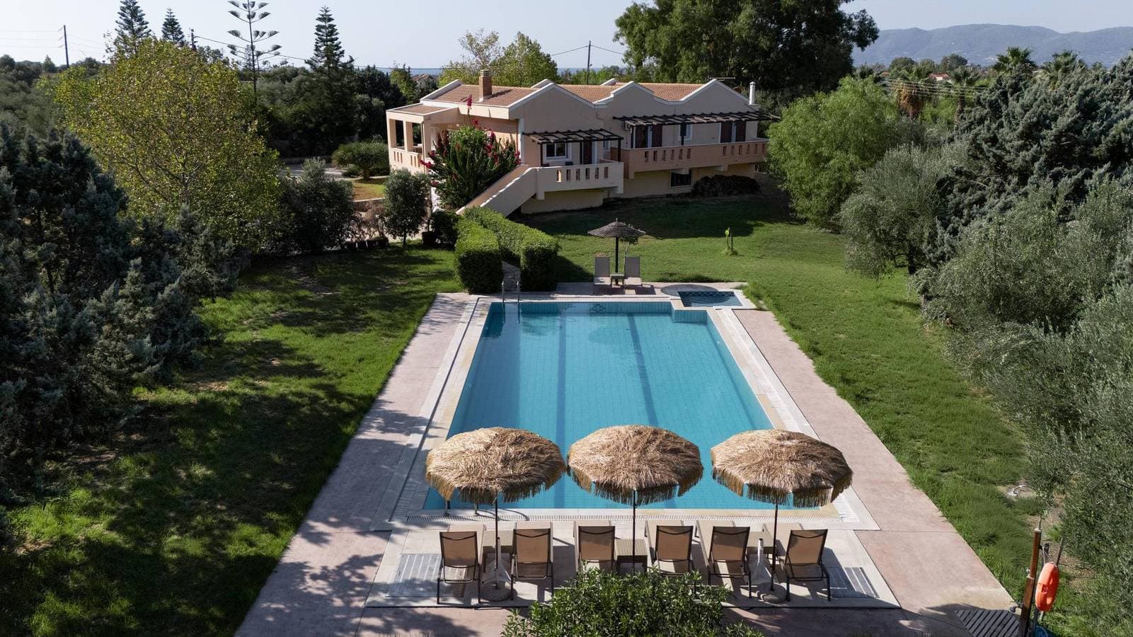 Foto 2 von 51: Villa für 8 Personen mit Garten