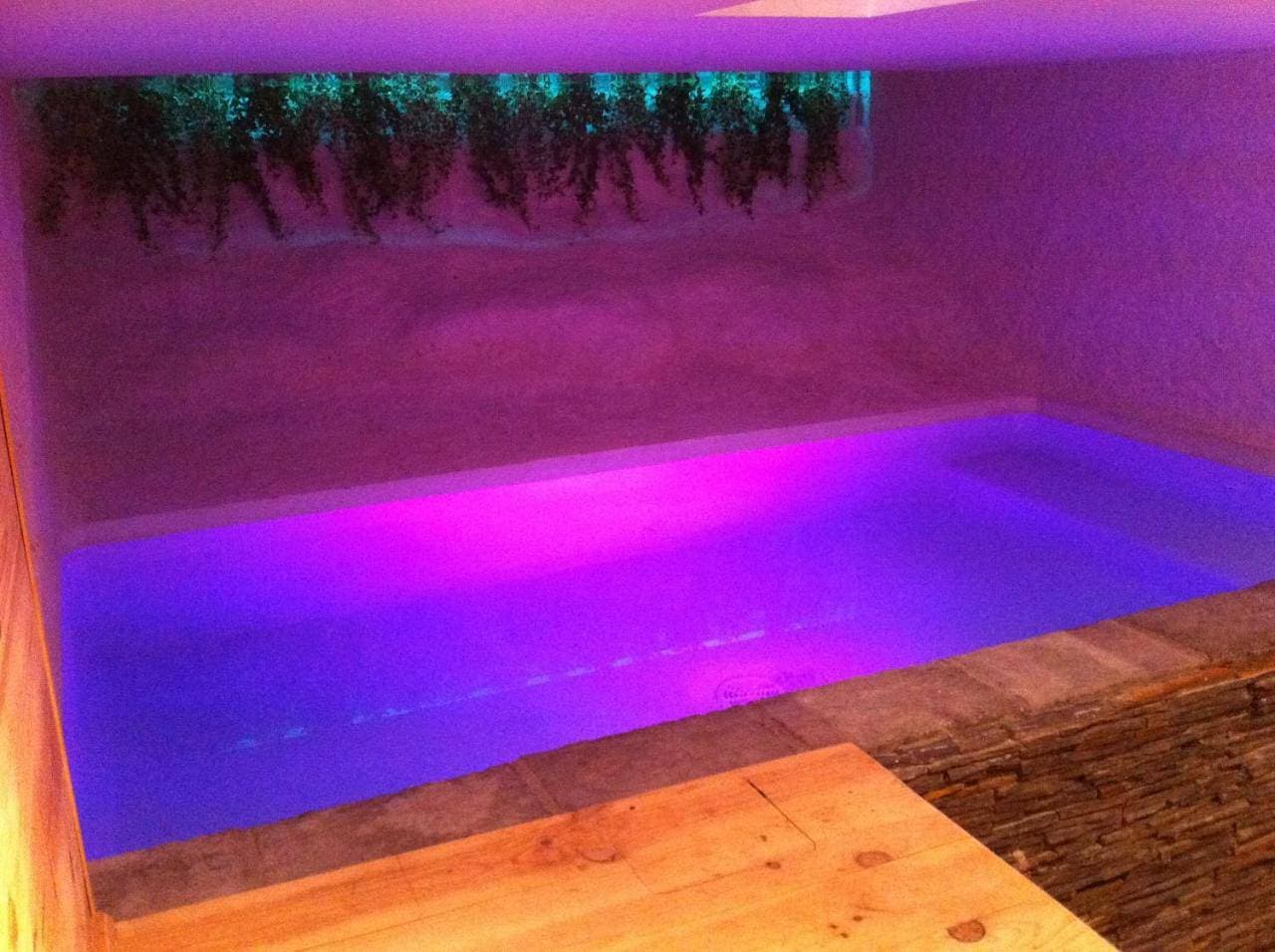 Foto 7 von 44: Duplex Loft with Private Swimming Pool (4 Adults)
