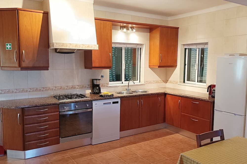 Foto 9 von 16: Schöne freistehende Villa mit 3 Schlafzimmern und privatem Pool in Südlage