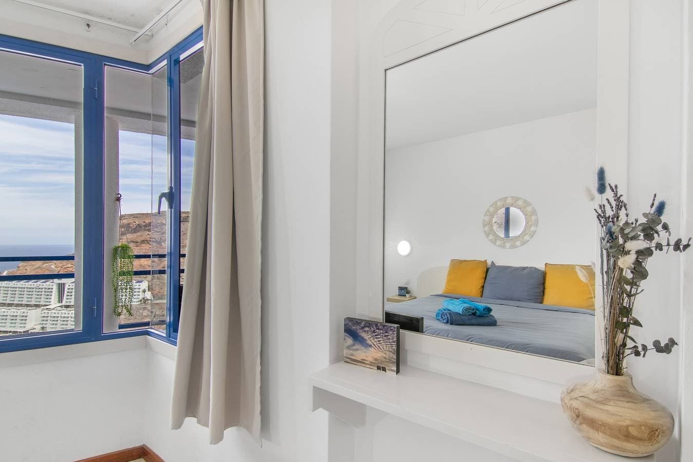 Foto 11 von 38: Ferienwohnung 'Stunning Sunset Ocean View' mit Meerblick, Gemeinschaftspool und WLAN