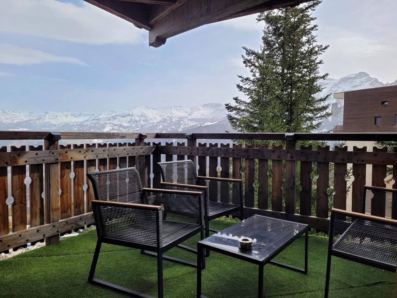 Foto 6 von 15: Geräumiges Bergstudio, Balkon mit Talblick, zentrale Lage, pistennah