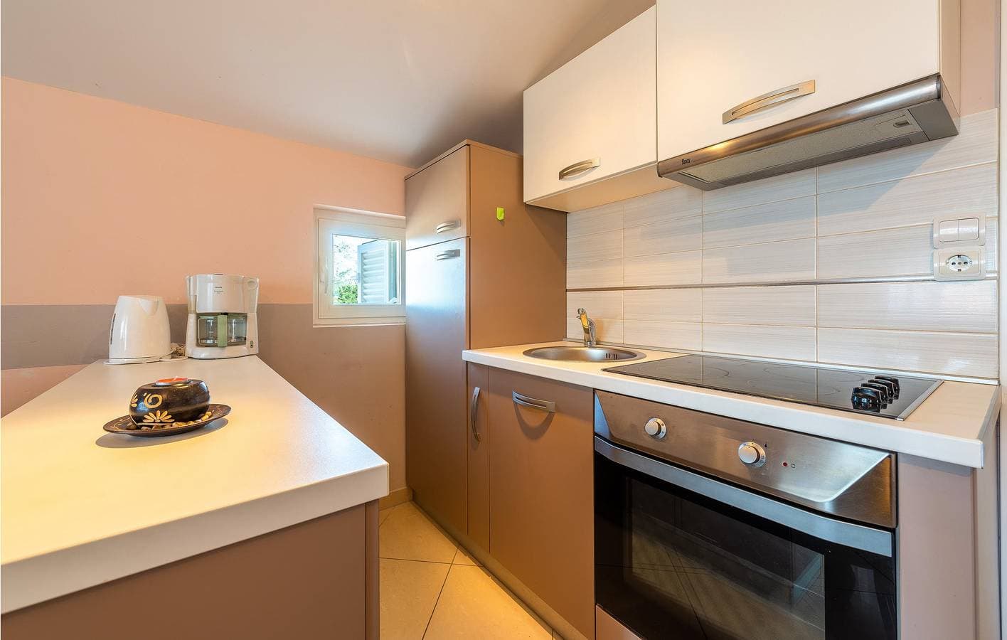 Foto 11 von 23: Apartment mit Meerblick, Terrasse, Küche und WLAN – 1 km zum Strand