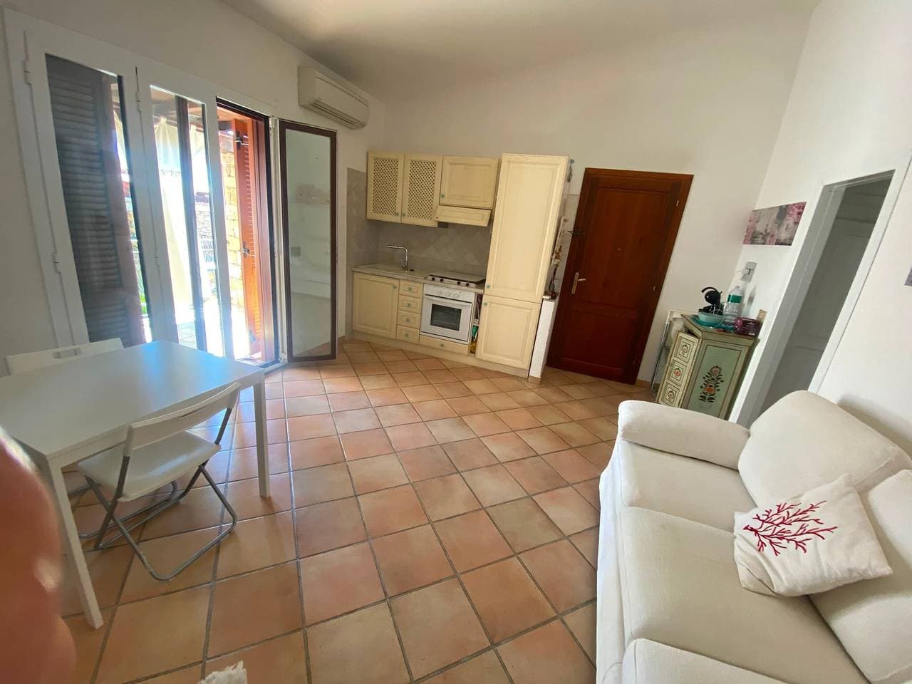 Foto 4 von 18: Ferienhaus 'Neda' mit Meerblick, privater Terrasse und Klimaanlage