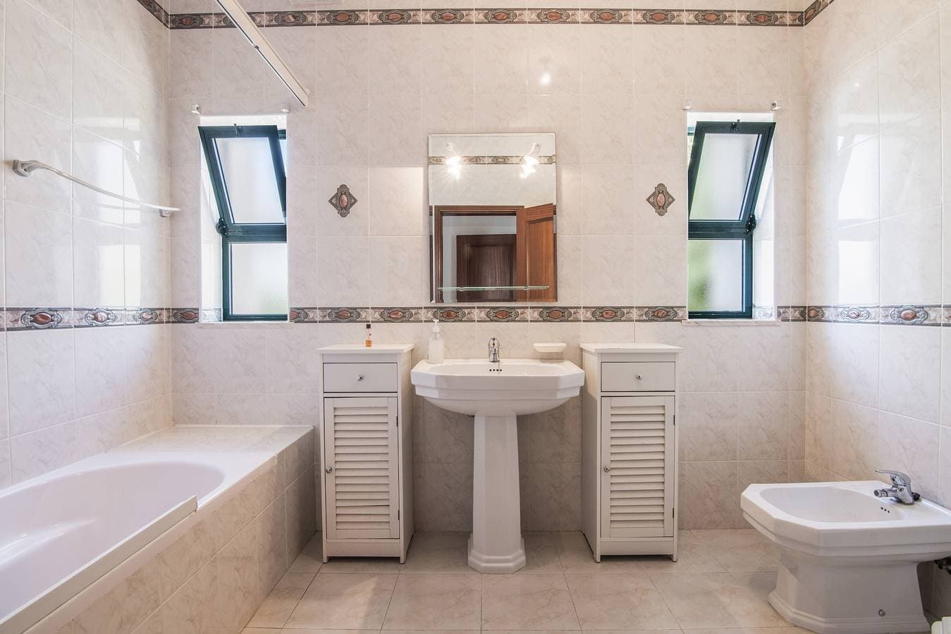 Foto 12 von 35: Villa „Alcaria Grand House“ mit privater Terrasse, WLAN und Klimaanlage