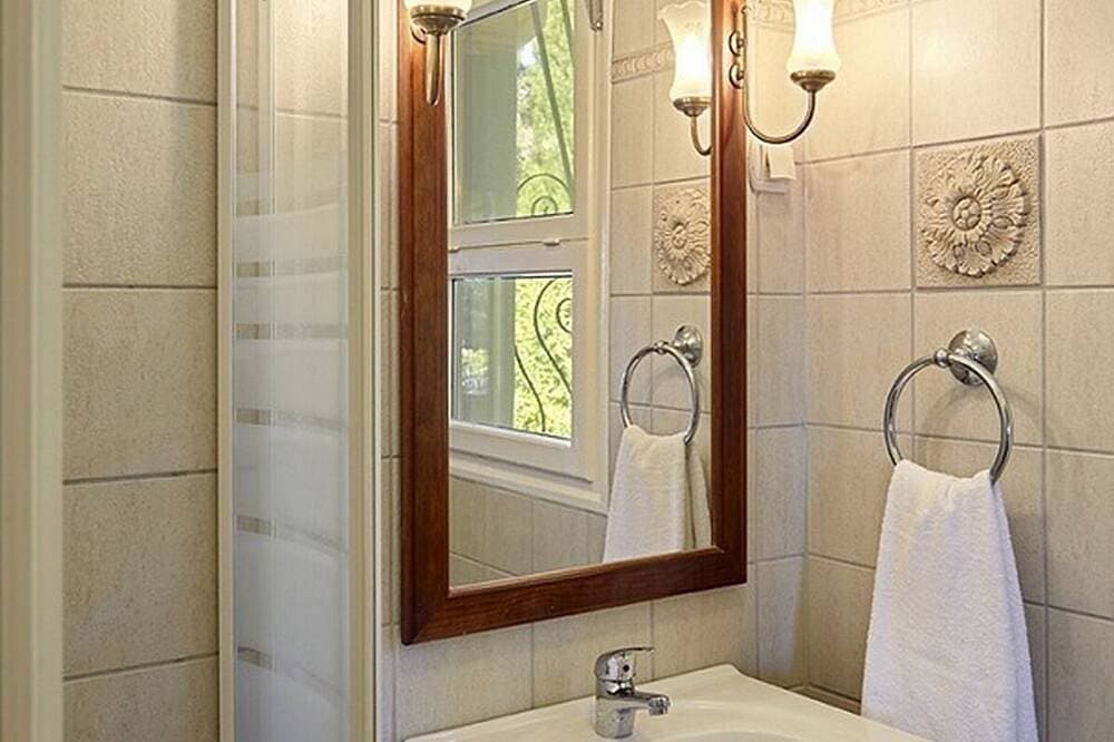 Foto 13 von 24: Geräumige Villa, Meerblick, Infinity-Pool, Whirlpool, Fitnessraum, Dampfbad 10 Minuten zu Fuß zum Kommeno Beach!
