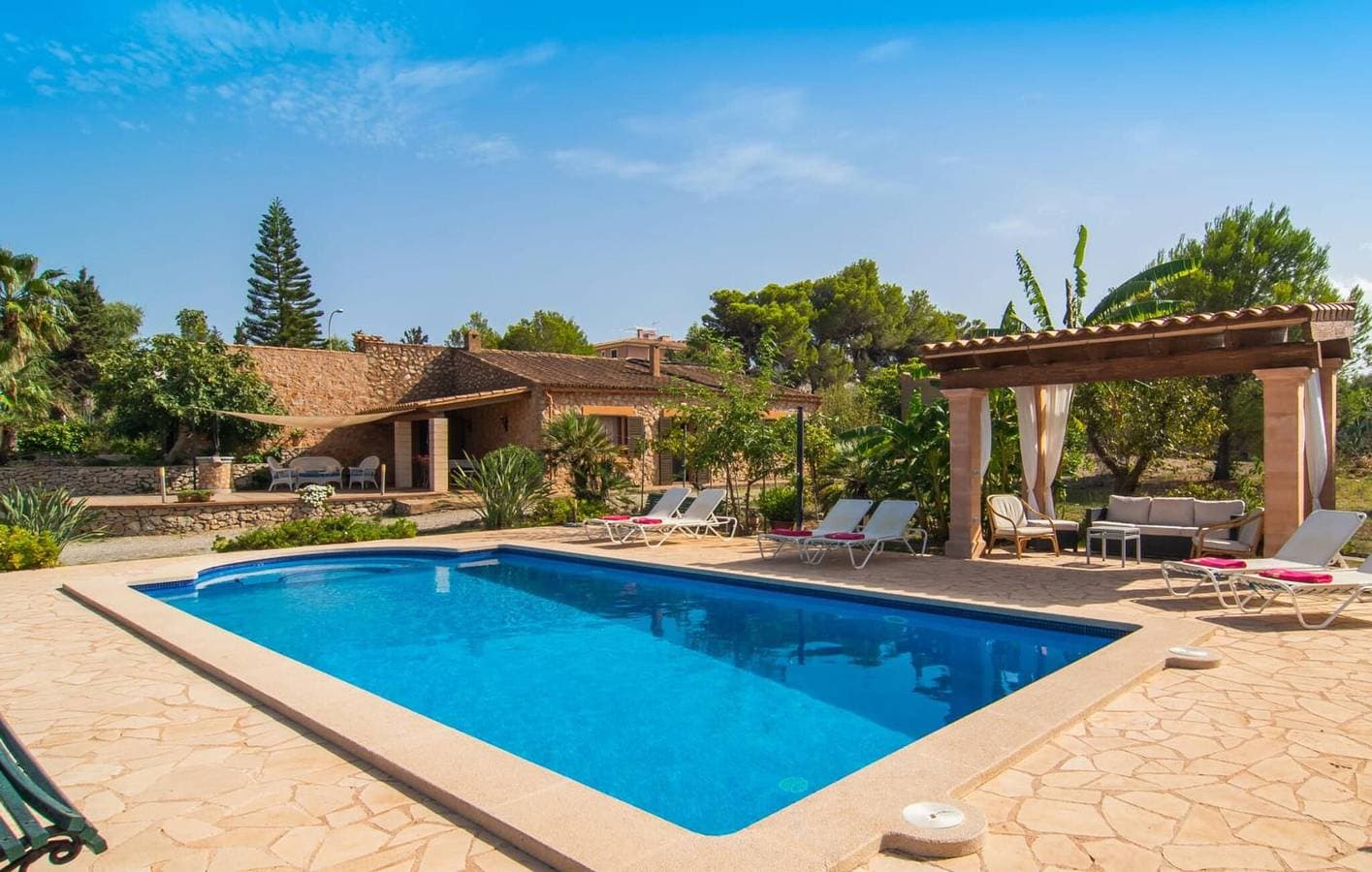 Gemütliche Wohnung mit Terrasse und Pool, 900m zum Strand Sa Marjal 1