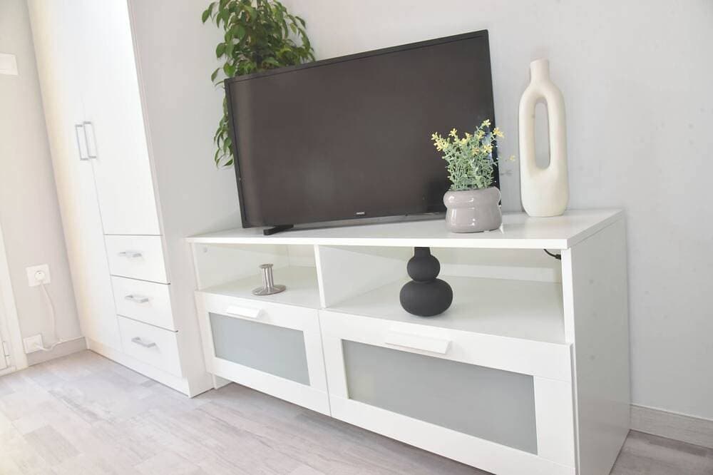 Foto 9 von 30: Fk Apartment is Situated 60m Away From the Beach and 10km From the Ath.airport