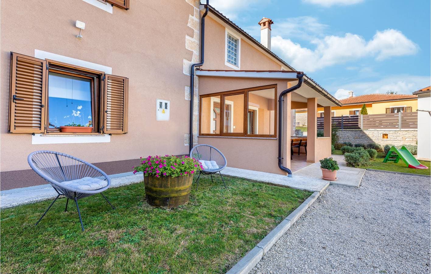 Foto 11 von 33: Geräumige 140 m² große Wohnung mit WLAN und Terrasse in der Nähe des Stadtzentrums von Svetvinčenat