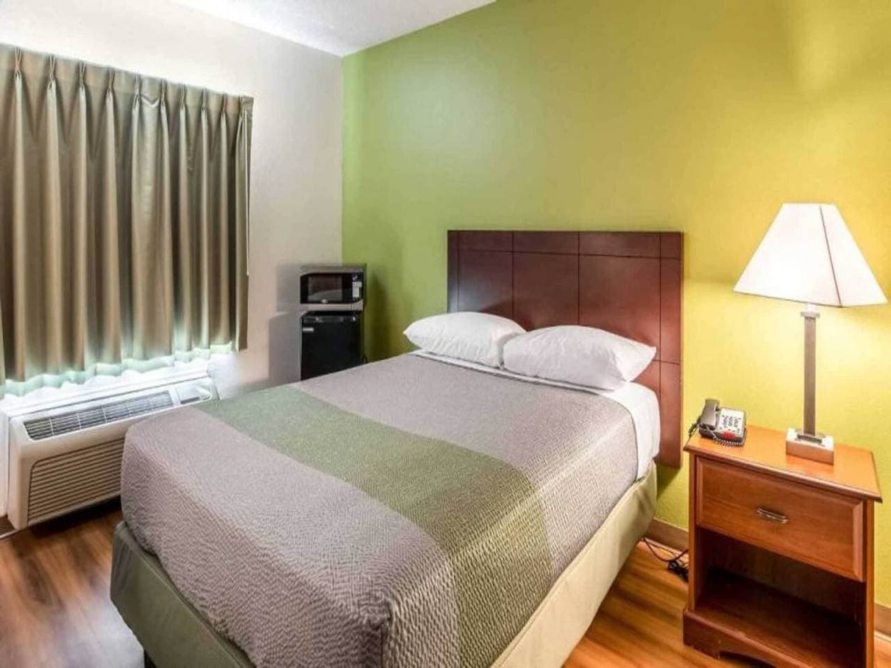Foto 8 von 34: 1 Kingsize-Bett | Nichtraucher, Kühlschrank