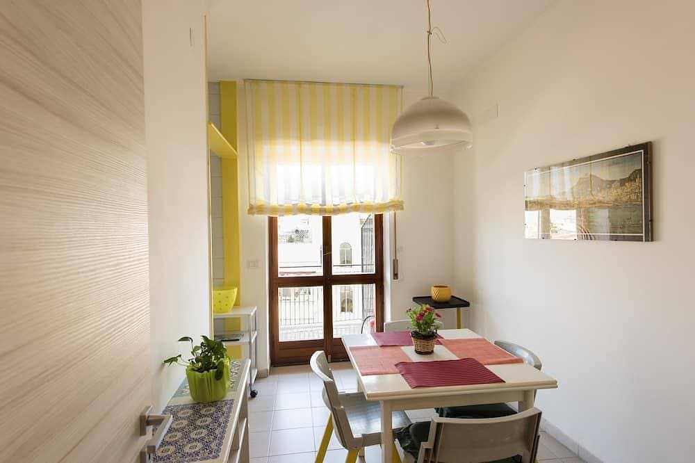 Foto 10 von 23: Panorama Vesuv 2 (zentral) Privatzimmer in der Wohnung