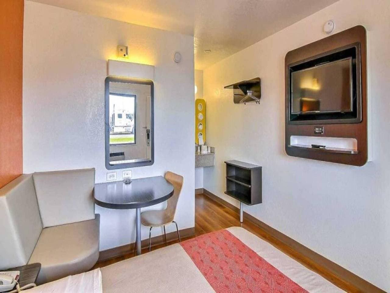 Foto 6 von 36: Geräumiges Zimmer mit 1 Kingsize-Bett