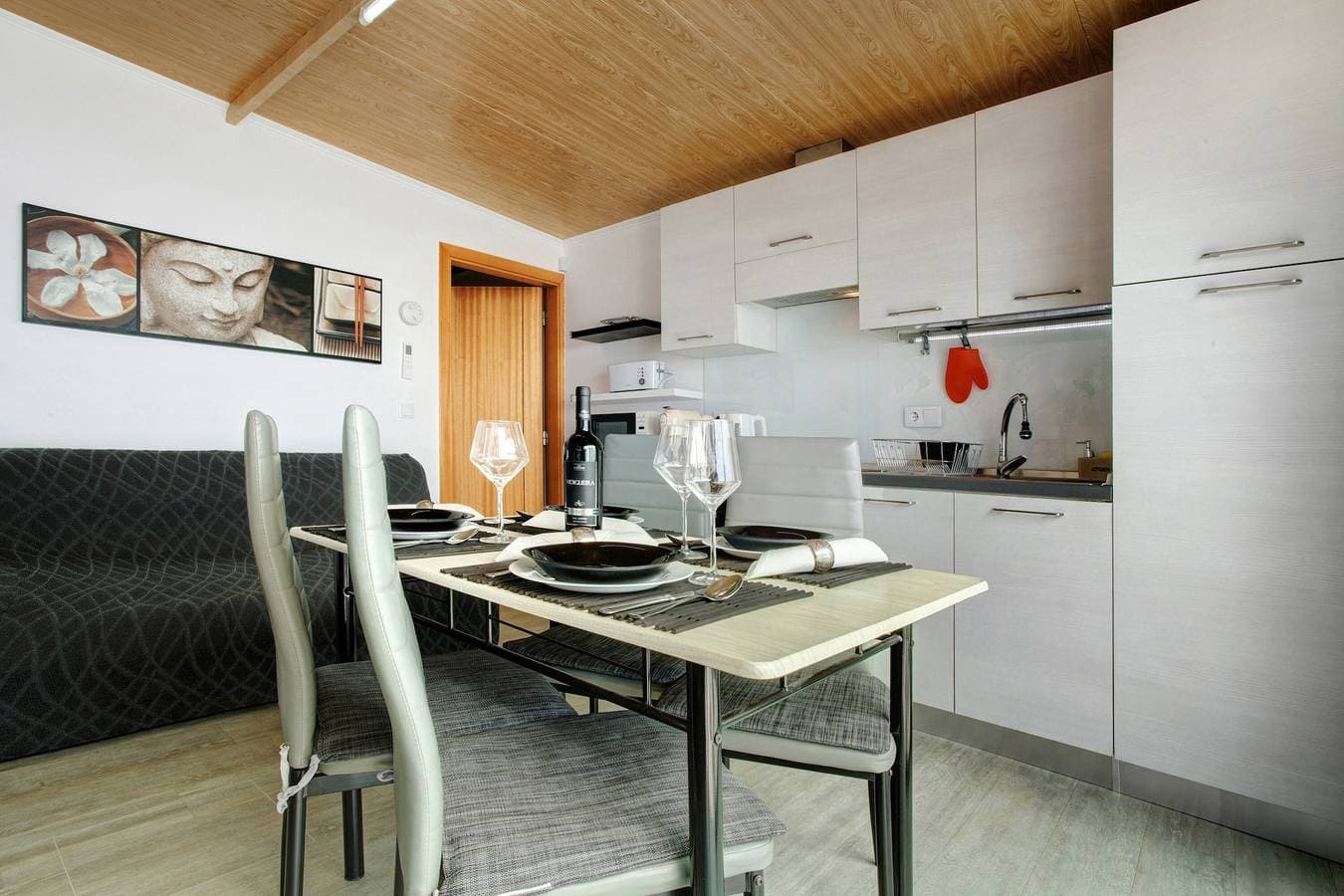 Foto 11 von 32: Ferienwohnung 'Panoramic Views I' mit Meerblick, Wi-Fi und Klimaanlage
