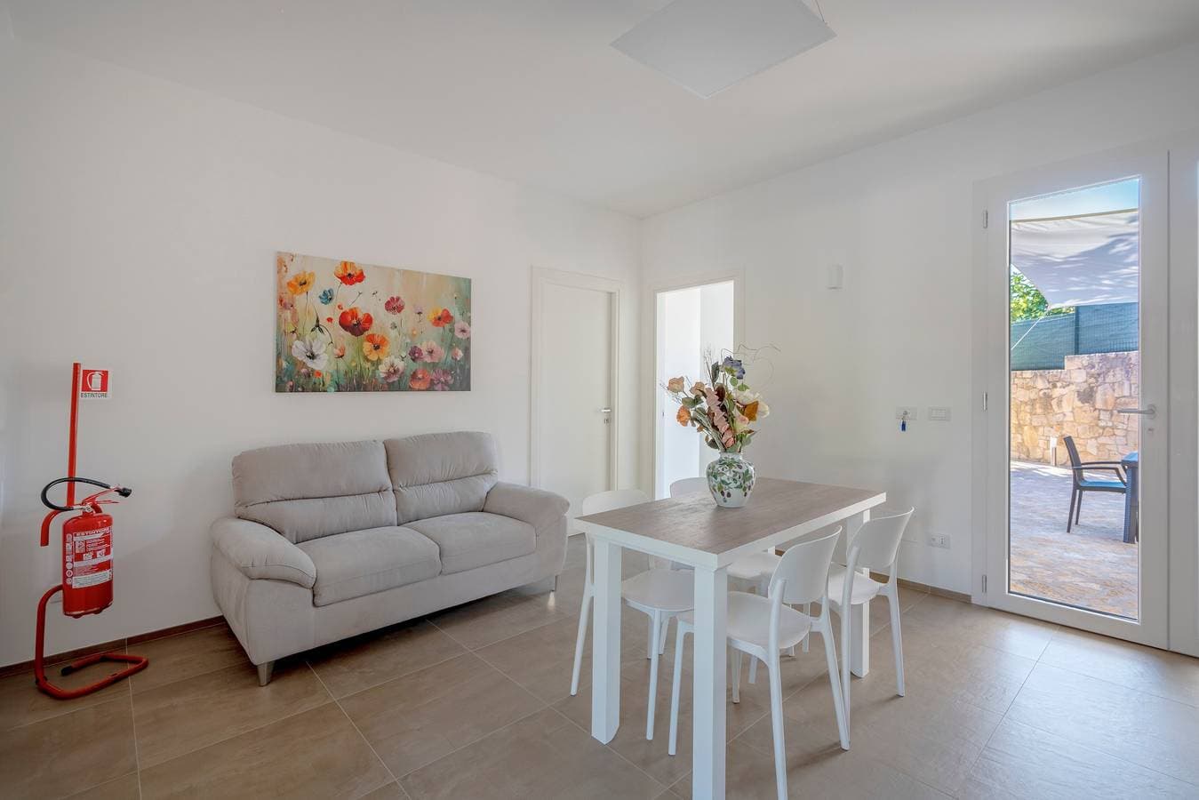 Foto 3 von 37: Villa Ada – Apartment 'Monica' mit privater Terrasse, WLAN und Klimaanlage