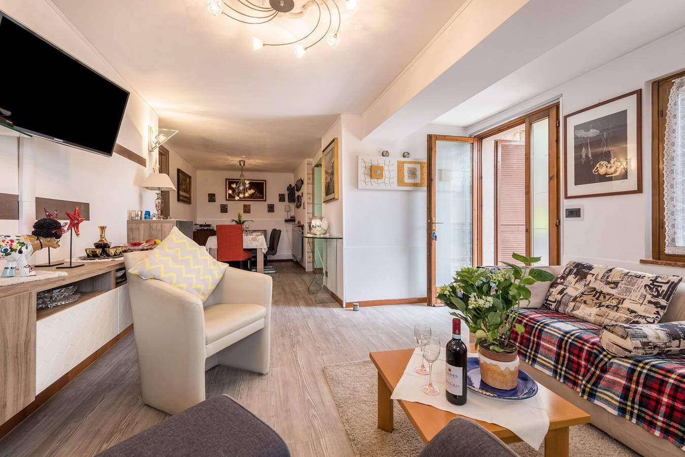 Foto 5 von 37: Ferienwohnung in San Zeno mit schönem Blick auf den See