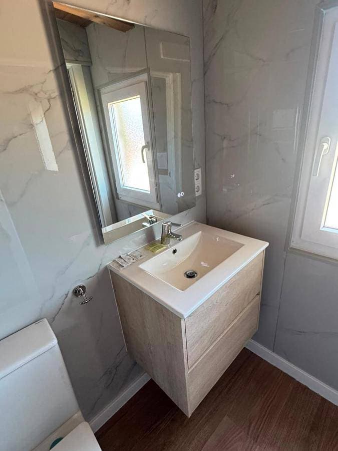 Foto 4 von 13: One-Bedroom Apartment with Terrace