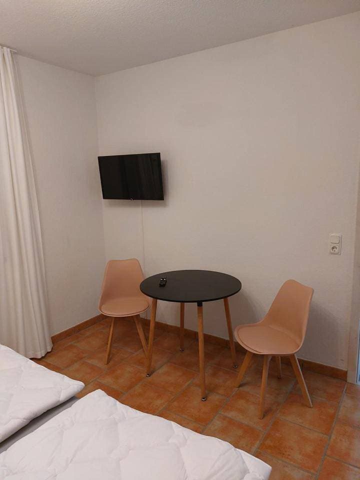 Foto 10 von 13: Double Room with Private Bathroom
