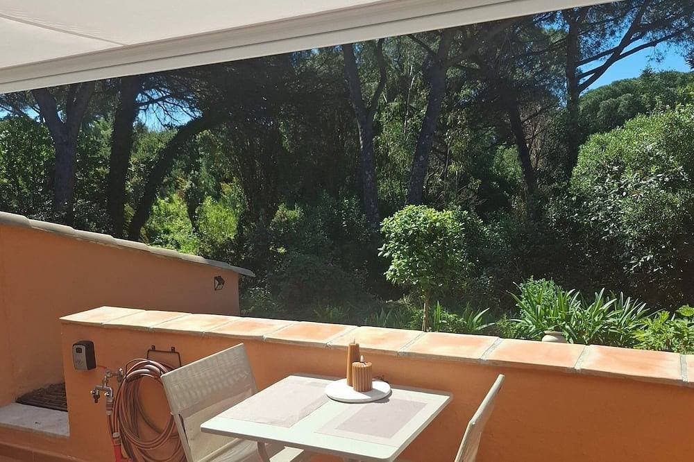 Foto 13 von 21: T2 air-conditioned, Wifi broadband, garden level, Gigaro beach and paths 500m away