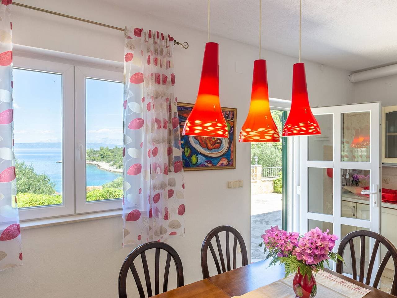 Foto 6 von 32: Ferienhaus mit 2 Schlafzimmern und Terrasse