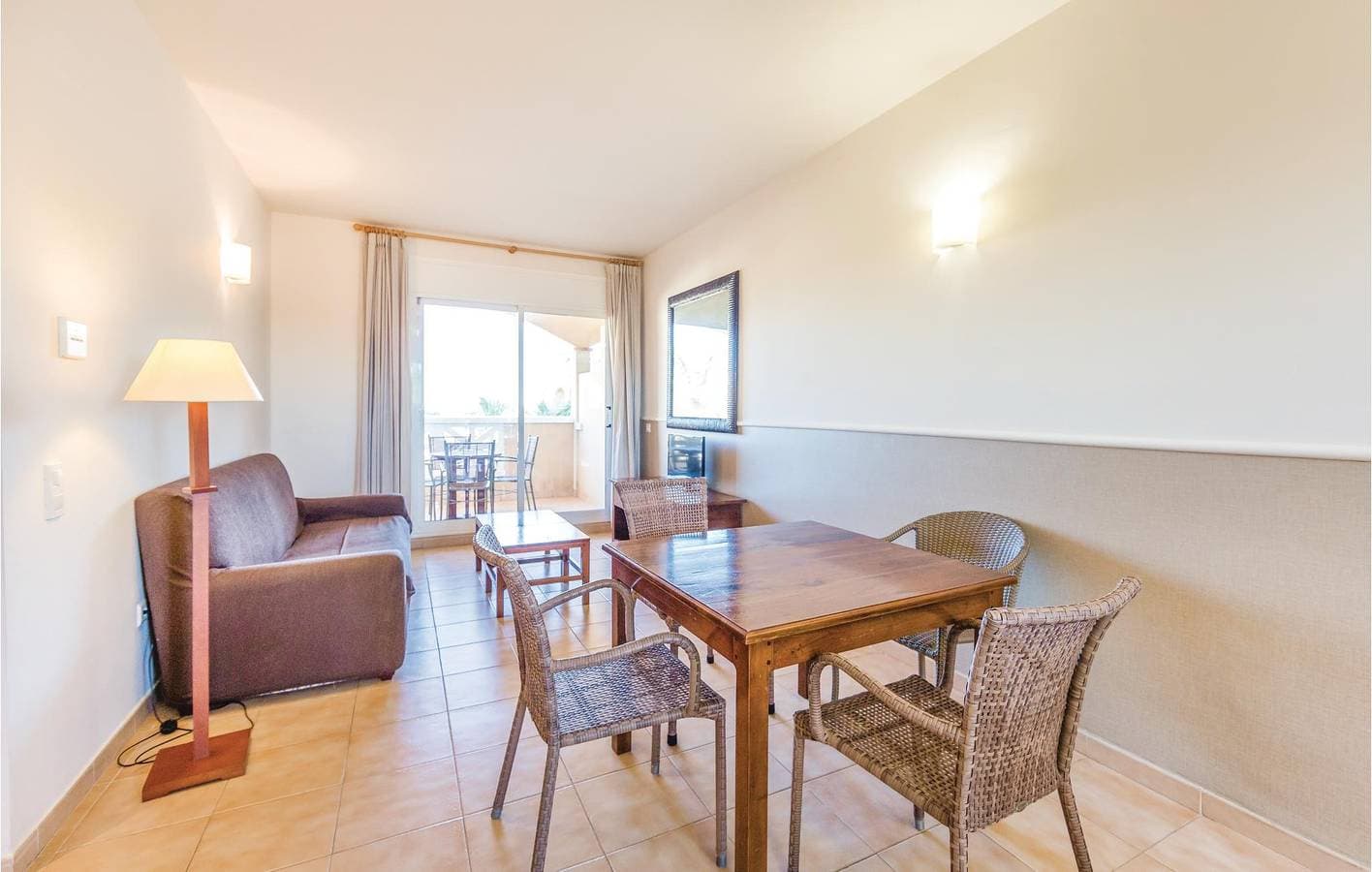 Foto 6 von 41: Paradies am Pool: Parkplatz, AC, Terrasse & WiFi!