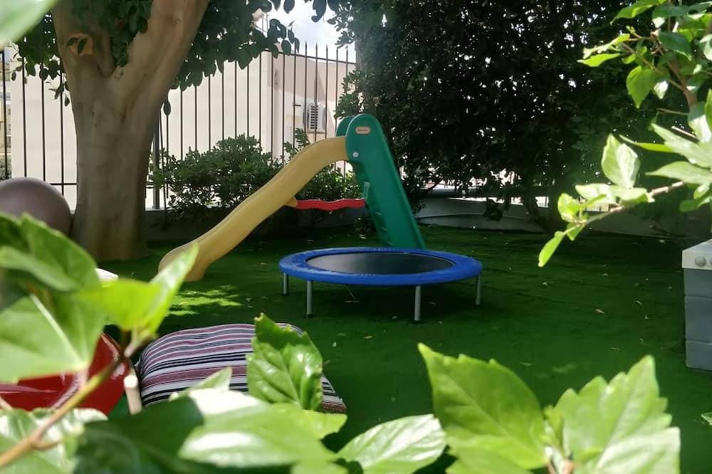 Foto 13 von 30: Arismari Garden - Apartment with a beautiful BBQ garden.