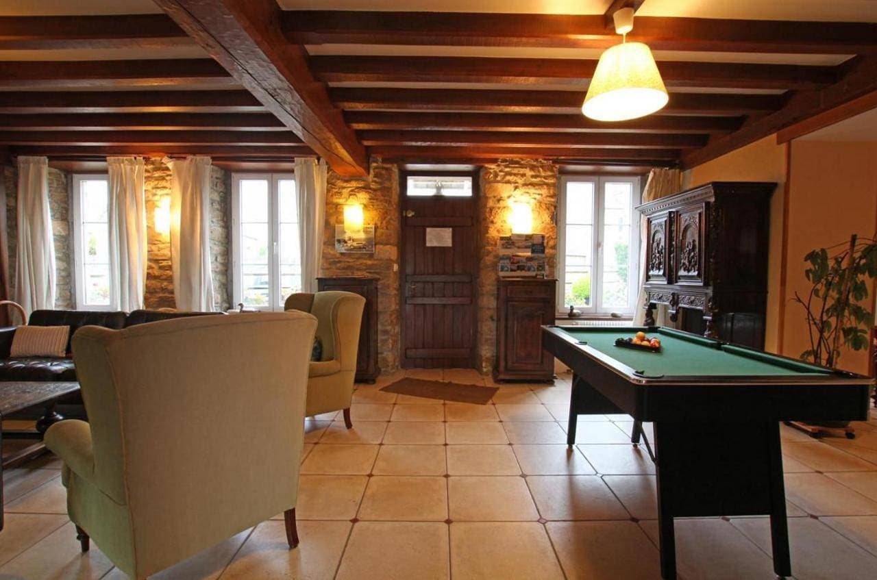 Foto 5 von 29: Six-Bedroom House