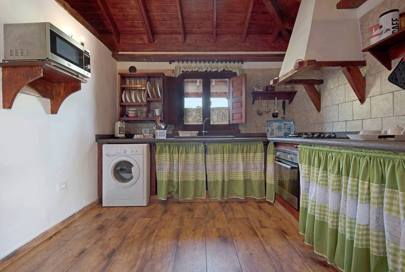 Foto 8 von 30: Ferienhaus "Casas Rurales Los Guinderos" mit Bergblick