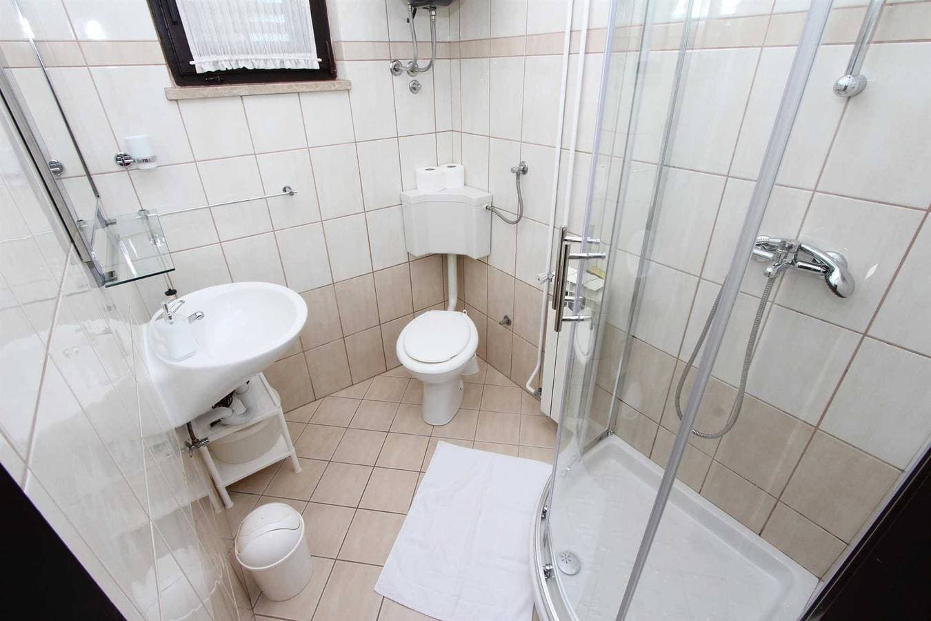 Foto 3 von 16: Pataj Ferienwohnung mit 1 Schlafzimmer mit Terrasse 3