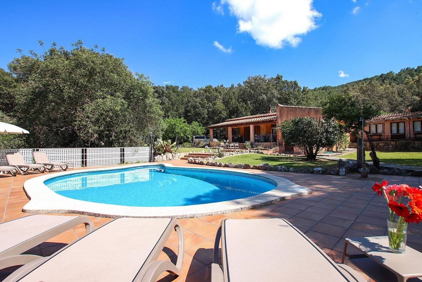 Foto 5 von 27: Finca Casa Porqueres mit Bergblick, Pool und WLAN