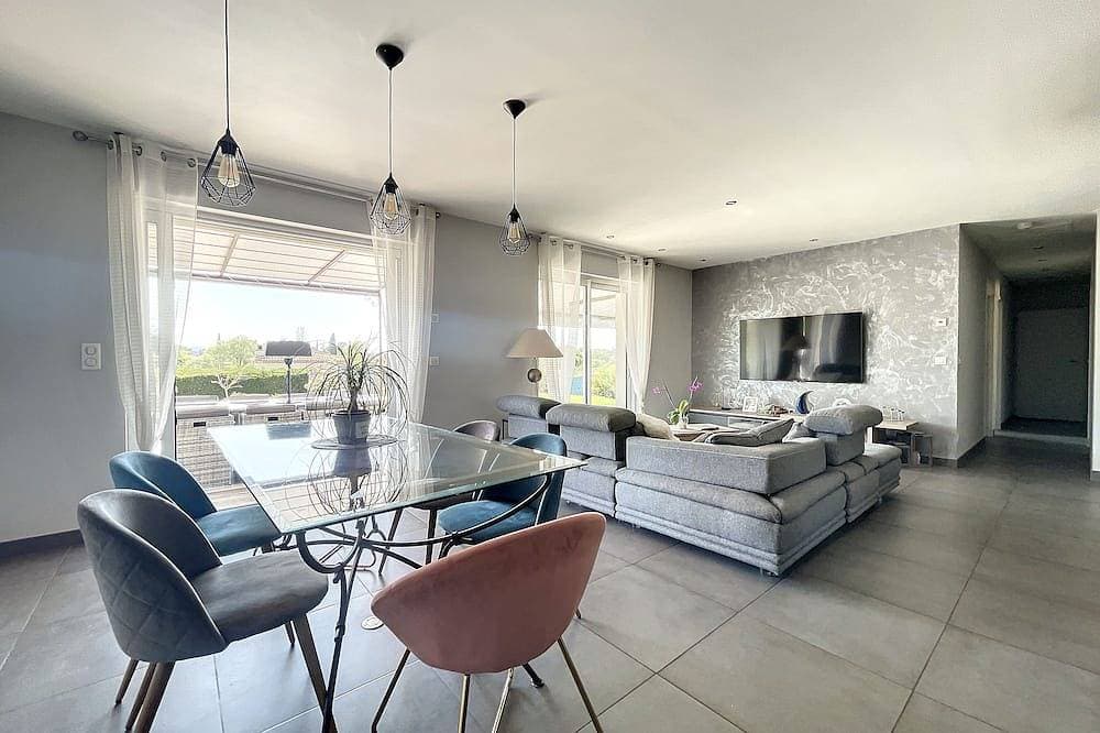 Foto 5 von 10: 4 bedroom villa 140m2 bungalow not overlooked, quiet pool +garden