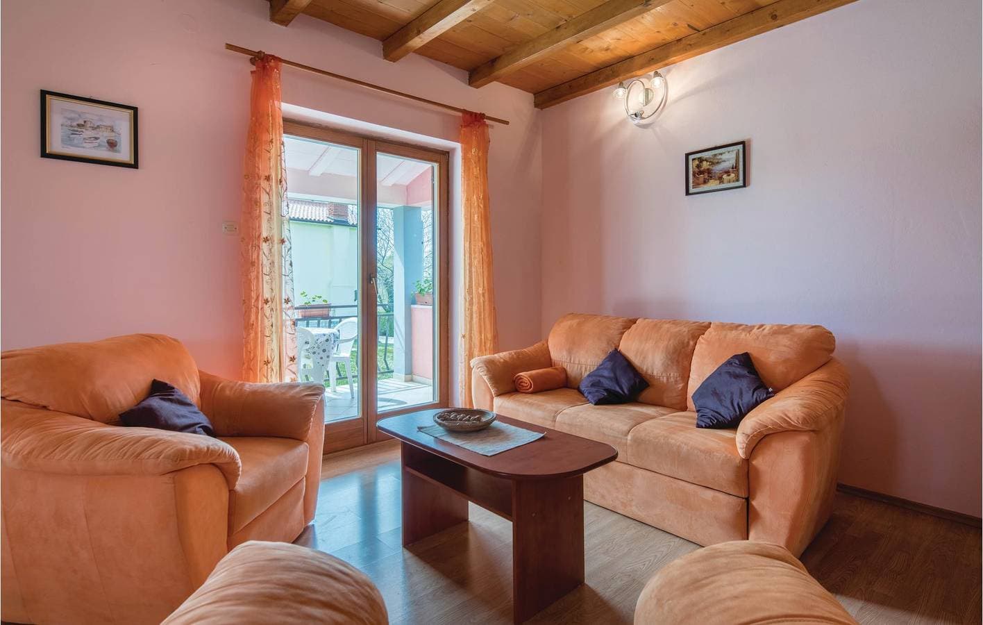 Foto 8 von 22: Gemütliche Ferienwohnung mit WLAN, Klimaanlage, Terrasse und Parkplatz