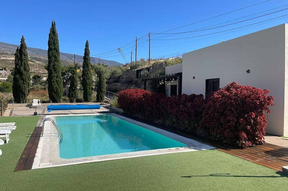 Casa rural con vistas maravillosas en Arico 1