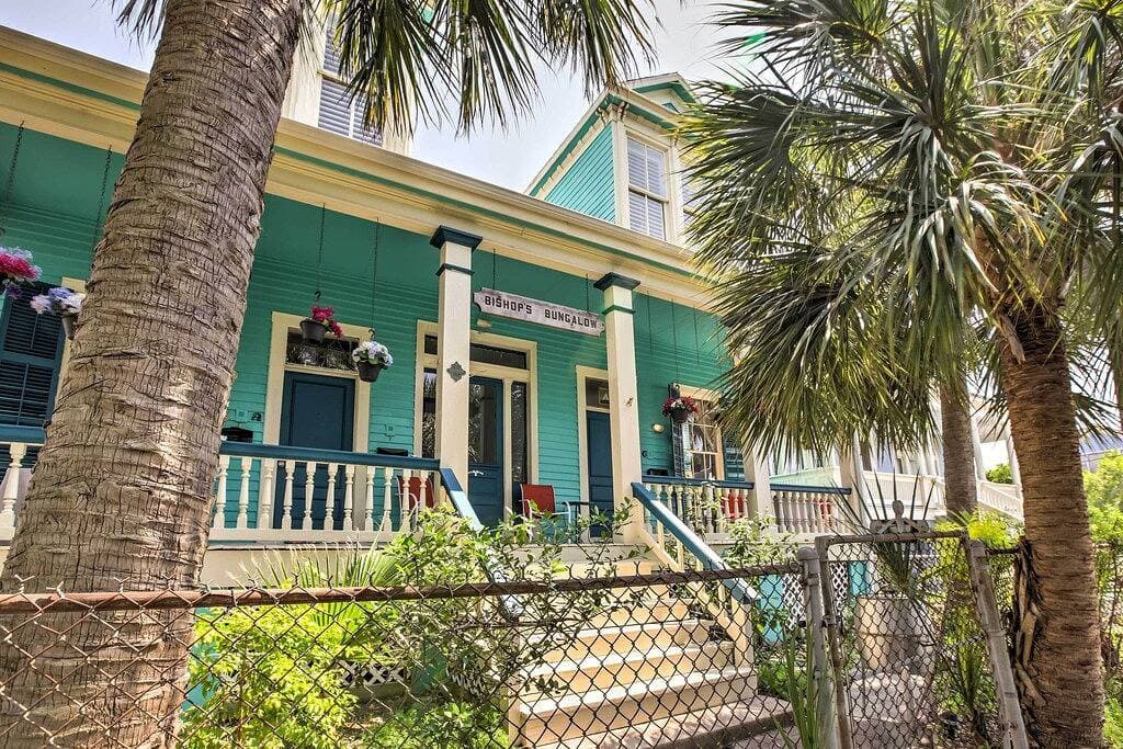 Foto 2 von 33: Galveston 'Bishop's Bungalow' 6 Blocks zum Strand!