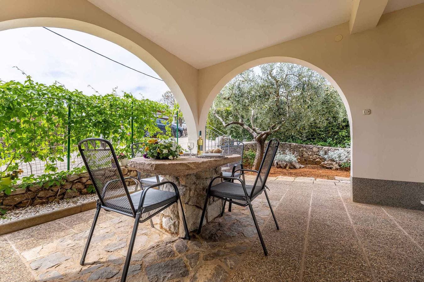 Ferienwohnung mit schöner Terrasse 1