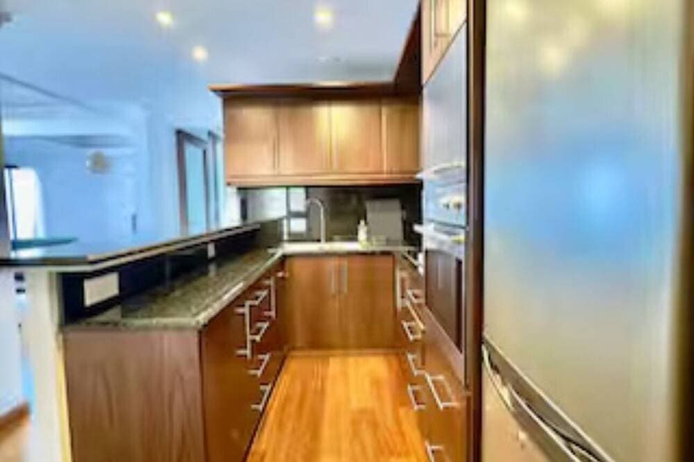 Foto 8 von 11: 180° SeaView Apt. Right on Famous Finikoudes Beach Promenade
